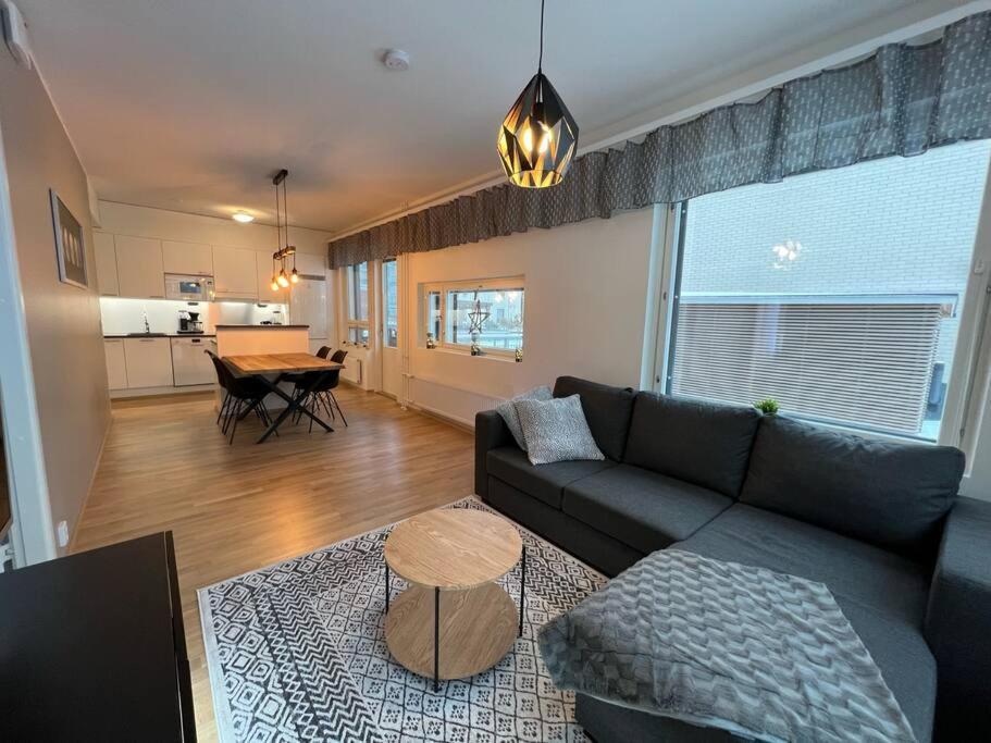 Suite - King Size Bed - Gym&Wifi - Indoor Parking Рованиеми Экстерьер фото