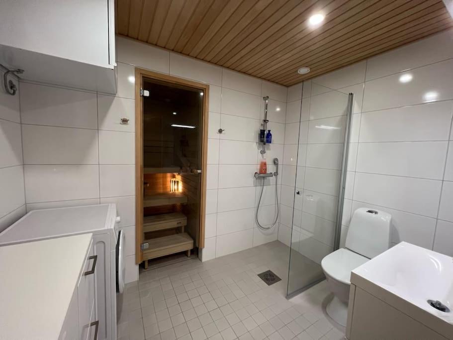 Suite - King Size Bed - Gym&Wifi - Indoor Parking Рованиеми Экстерьер фото