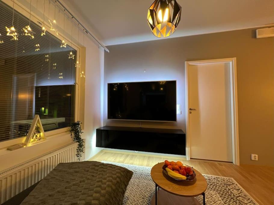 Suite - King Size Bed - Gym&Wifi - Indoor Parking Рованиеми Экстерьер фото