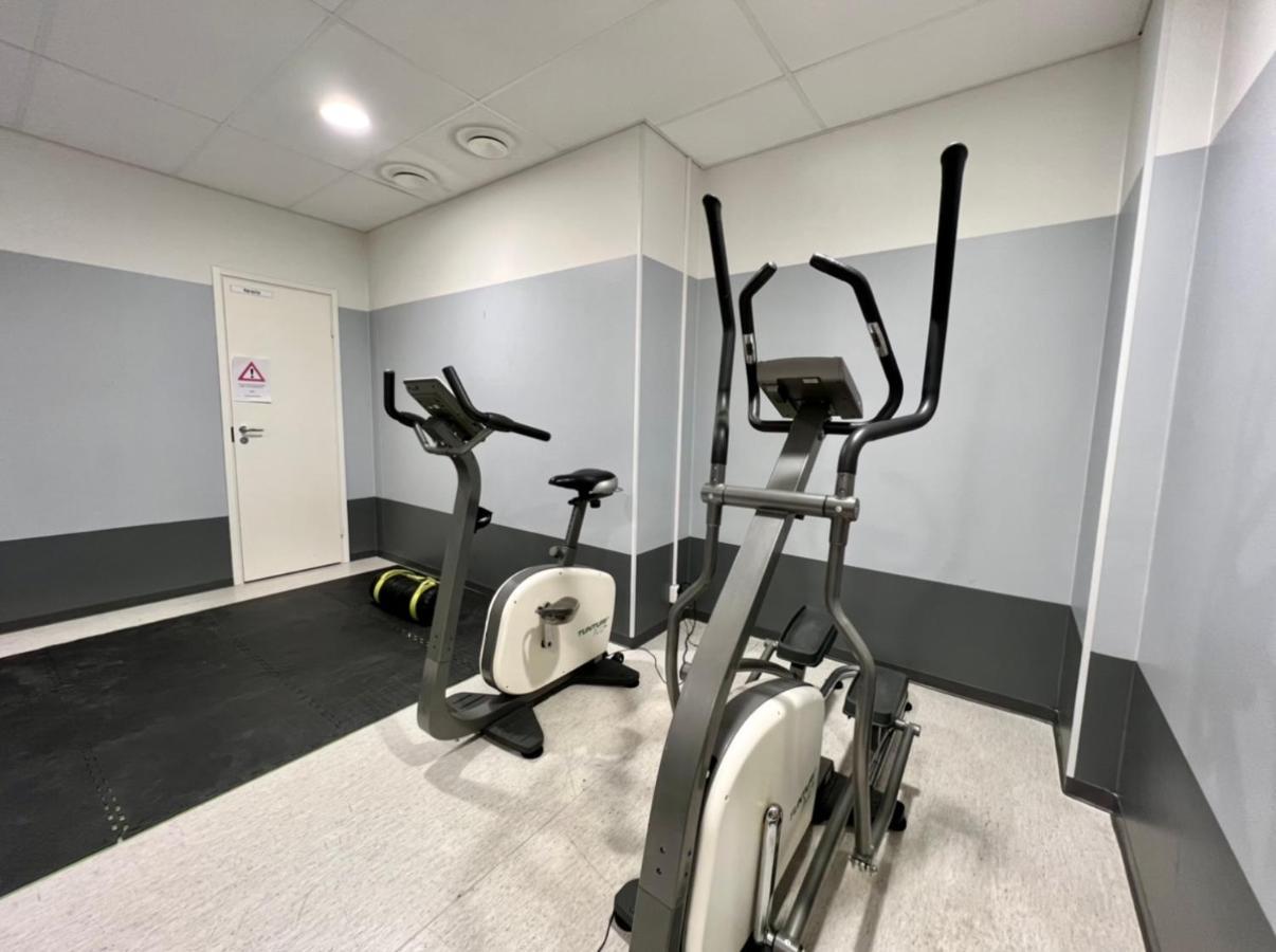 Suite - King Size Bed - Gym&Wifi - Indoor Parking Рованиеми Экстерьер фото